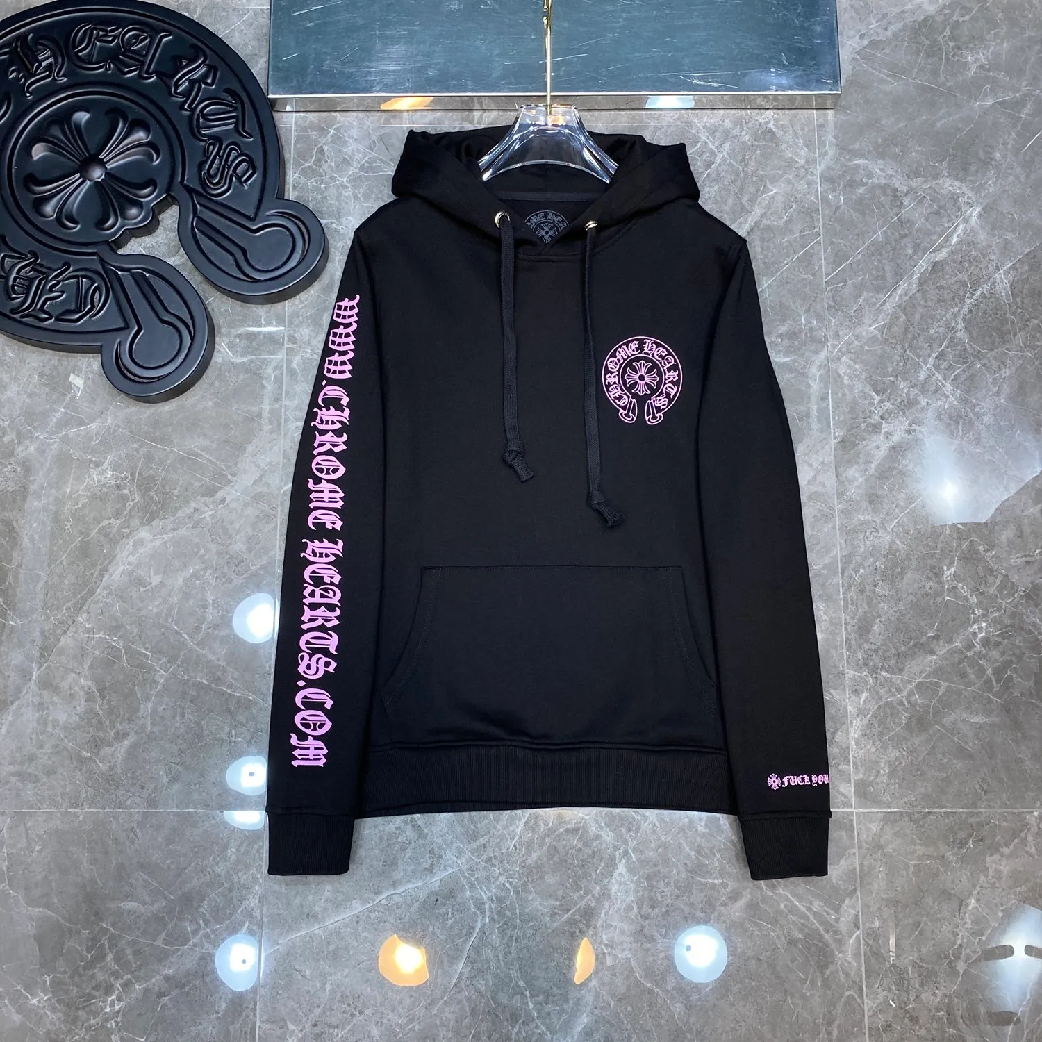 P246 Chrome Hearts Autumn and Winter 2025 simultaneous sale at counters ❤️ Chrome Hearts Sakura Pink Classic Horseshoe Sanskrit Letter Sweatshirt Imported Environmentally Friendly Glue Printing and Dyeing Improved Customized Version 1:1 High-Gram Weight High-Quality Fabric Recommended Color: Black Code Number: S, M, L, XL